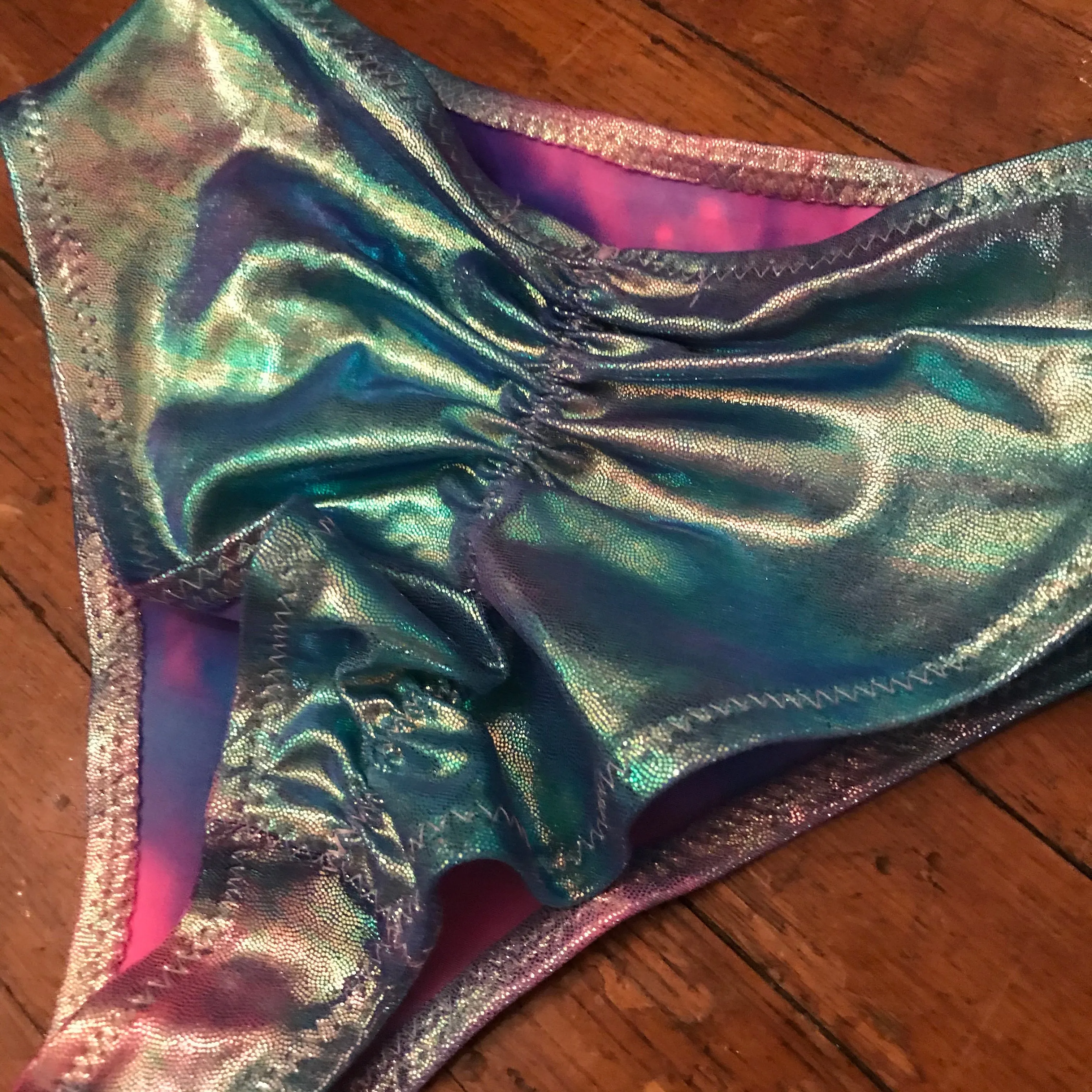 Periwinkle Prism Scrunch Bottoms - S